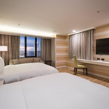 Wemeet Hotel Pingtung Exteriör bild