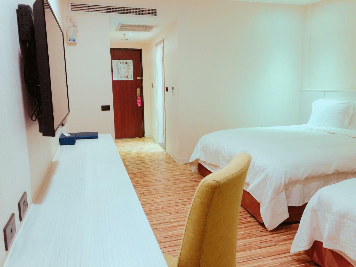 Wemeet Hotel Pingtung Exteriör bild