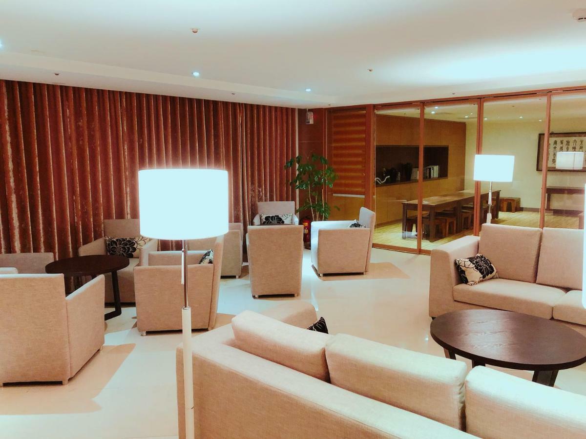 Wemeet Hotel Pingtung Exteriör bild
