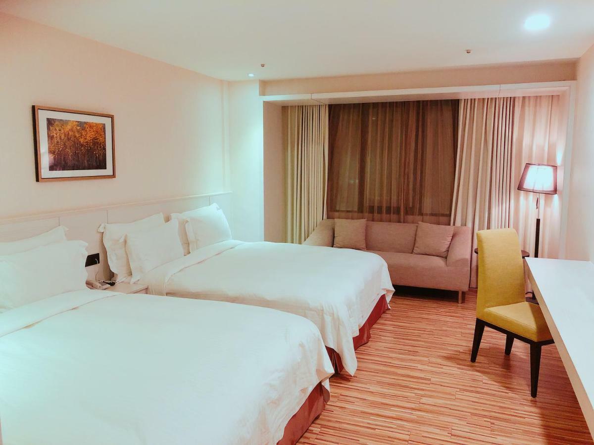 Wemeet Hotel Pingtung Exteriör bild