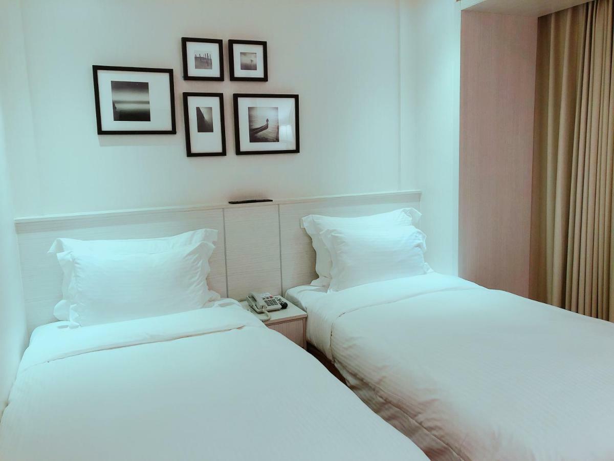 Wemeet Hotel Pingtung Exteriör bild