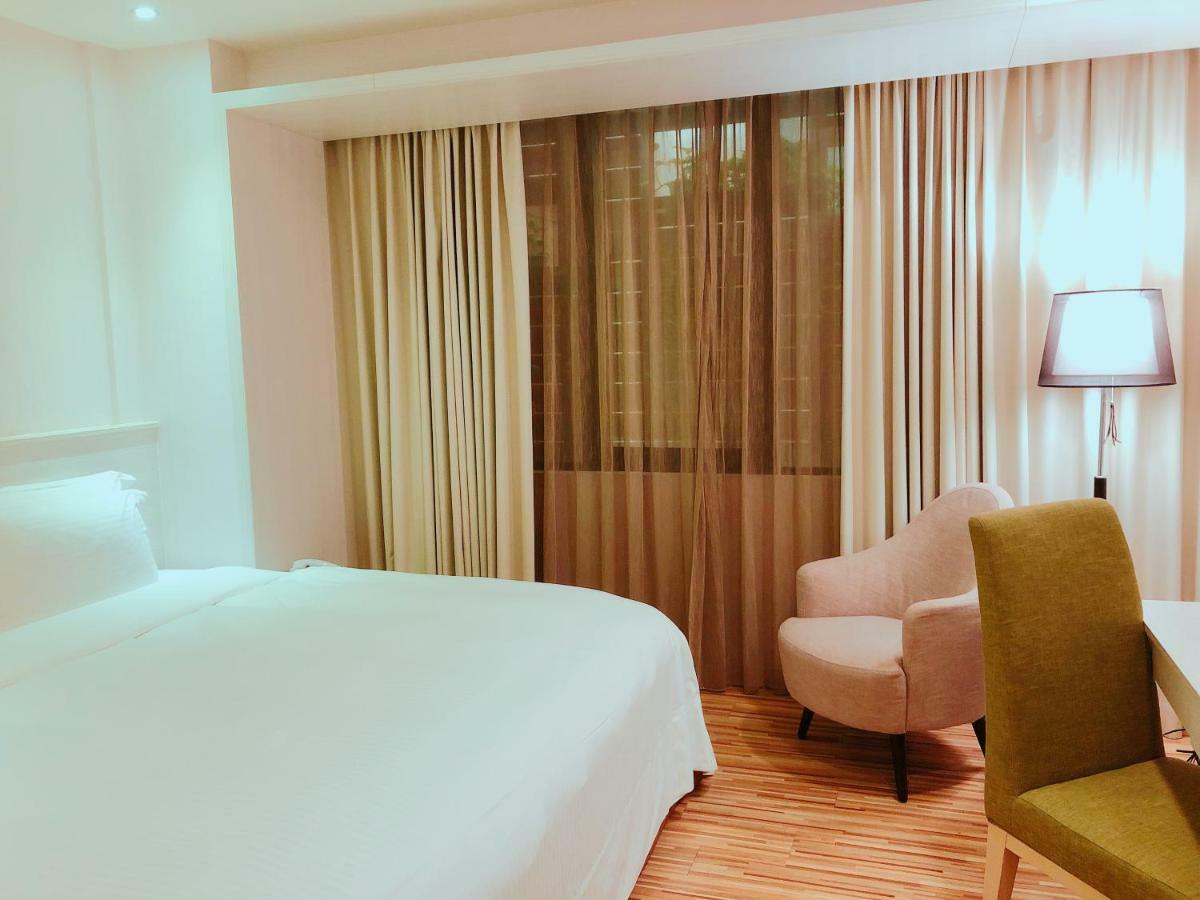 Wemeet Hotel Pingtung Exteriör bild